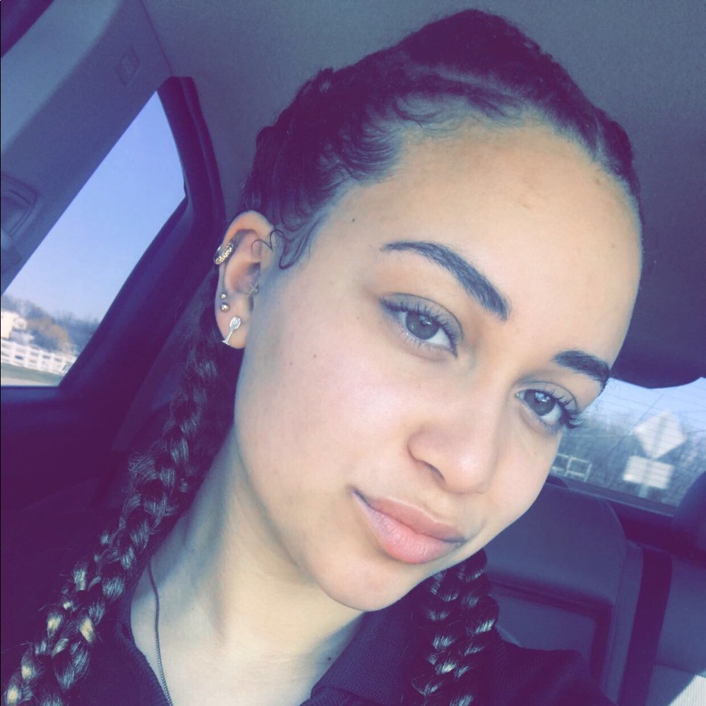 Meet your Posher, Kaylea